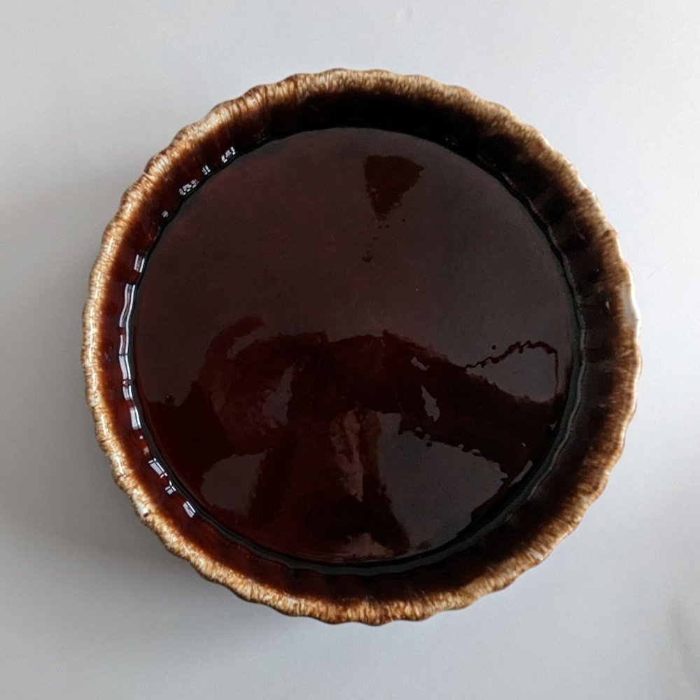 Hull Pottery USA Pie Plate Oven Proof 9.5" Vintage